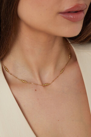 Schlichte Halskette mit gedrehten Anhängern – Gold  h5 Bild3